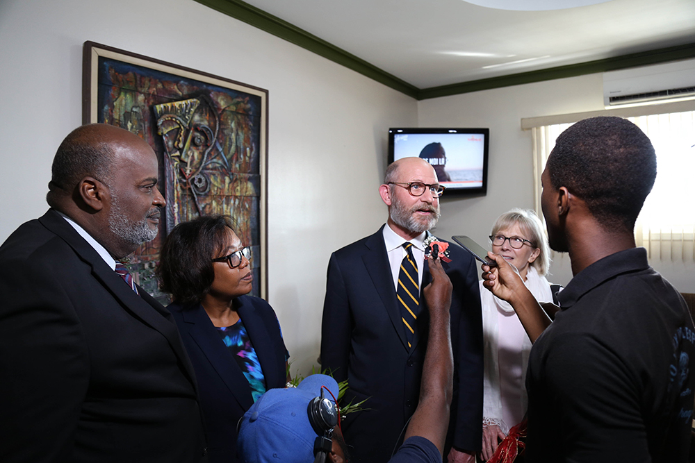 En Haïti, L’Église Accueille Pasteur Ted N.C. Wilson