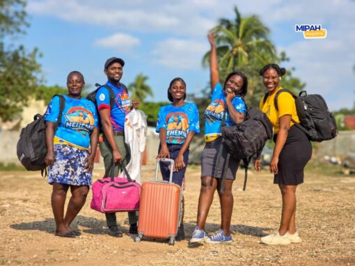 Retraite « Rebâtir l’autel »: plus de 10 000 jeunes en Haïti prient malgré l’insécurité